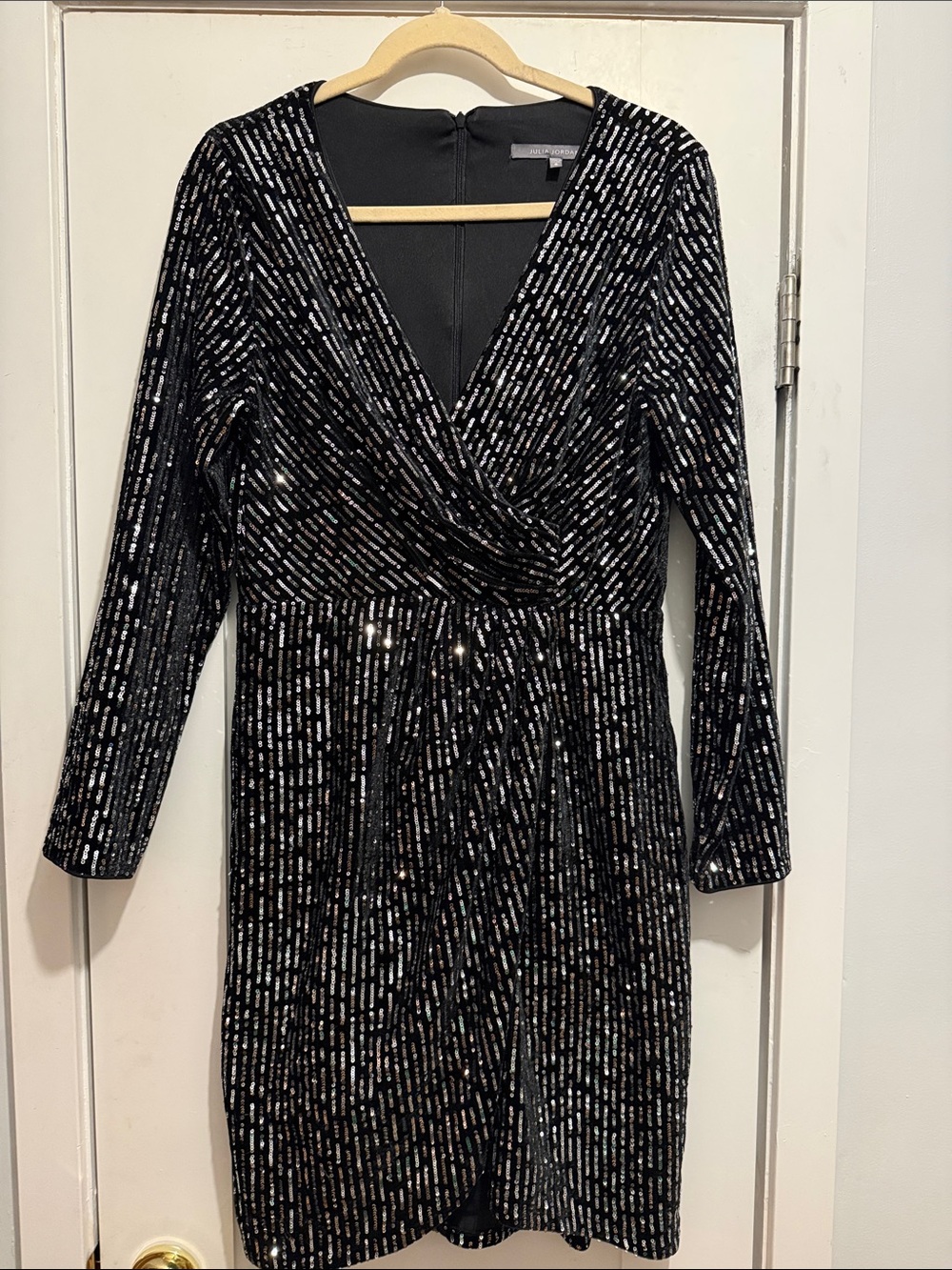 julia jordan Black and Silver Sequin Long Sleeve Wrap-Front Dress
